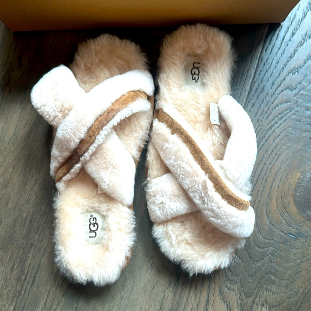 Ugg Abela slipper women US 8 NEW